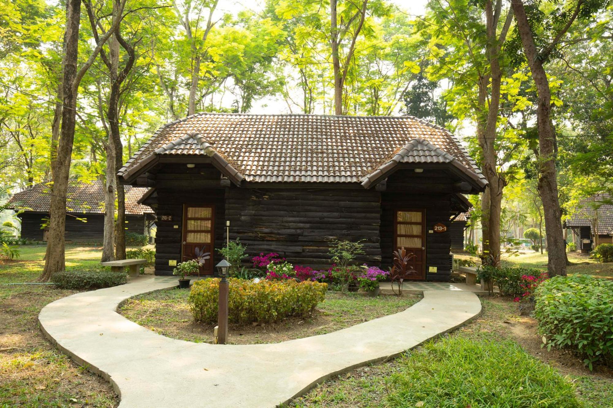 The Legacy River Kwai Resort Kanchanaburi Exterior photo